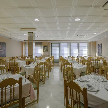 Restaurante La Pineda Konukevi 2*