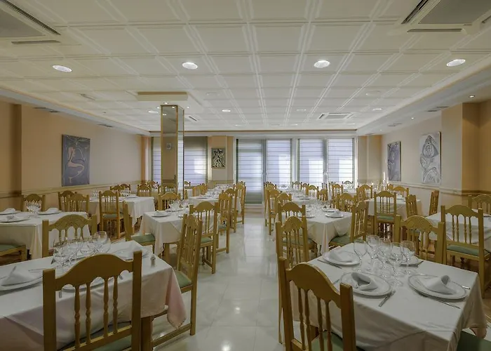 Restaurante La Pineda 게스트하우스 2*